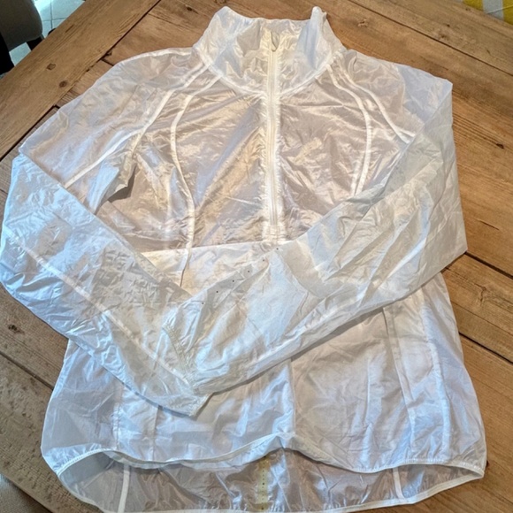 Lululemon Run With It Jacket, Size Medium, WHITE - Picture 11 of 11
